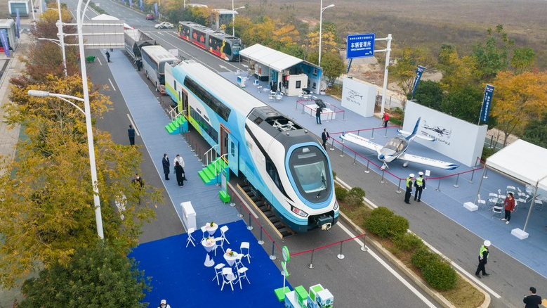 Dünyanın Çin Yapımı İlk Hidrojenli Tramvayı Malezya Yolunda