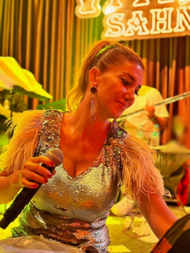 Nadide Sultan Sahnede Hüzünlendi