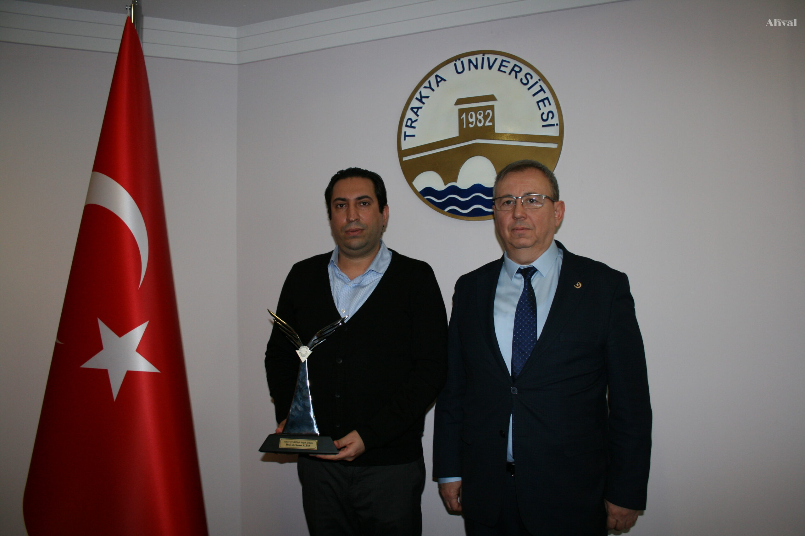 TÜ, Prof. Dr. Servet Altay’la gururlandı