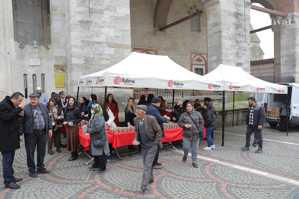 Şehitler için mevlit okutuldu, helva dağıtıldı