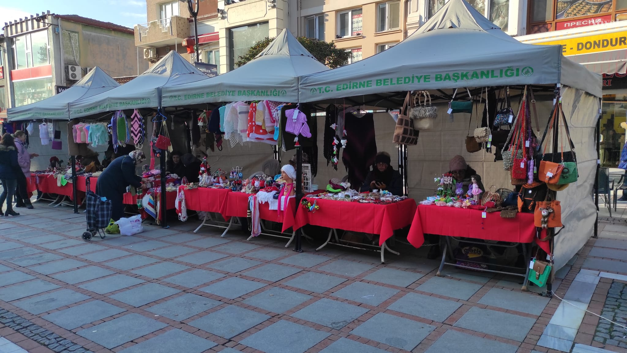 Bu yıl da çadıra minnet!