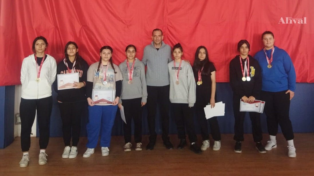 Çelik bilekli kızlar madalyayı kaptı