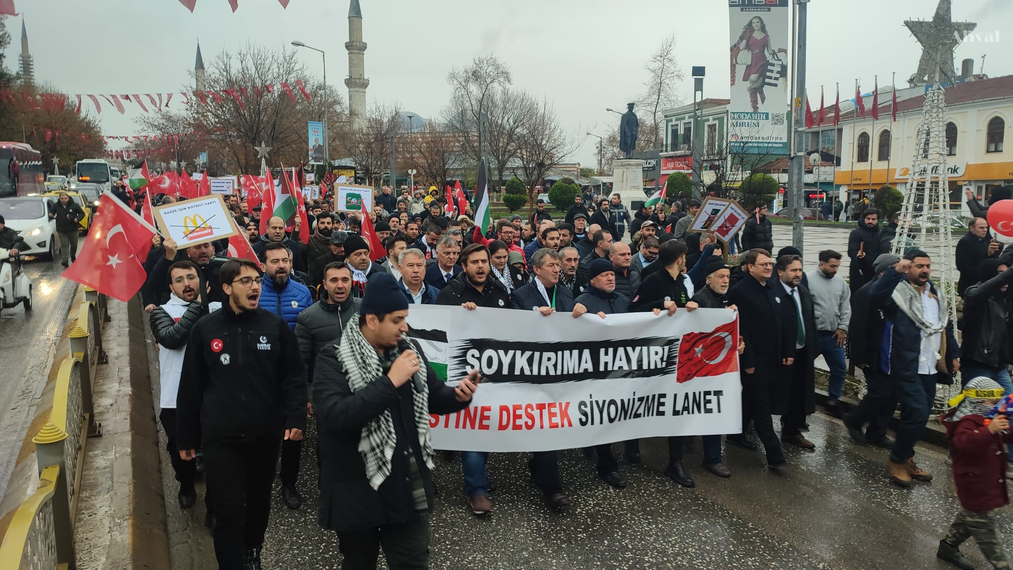 “Özgür Filistin” için yürüdüler