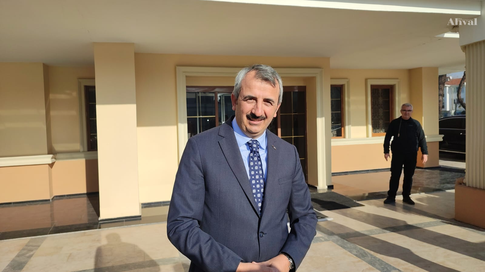 Vali Sezer Ankara’dan eli dolu döndü