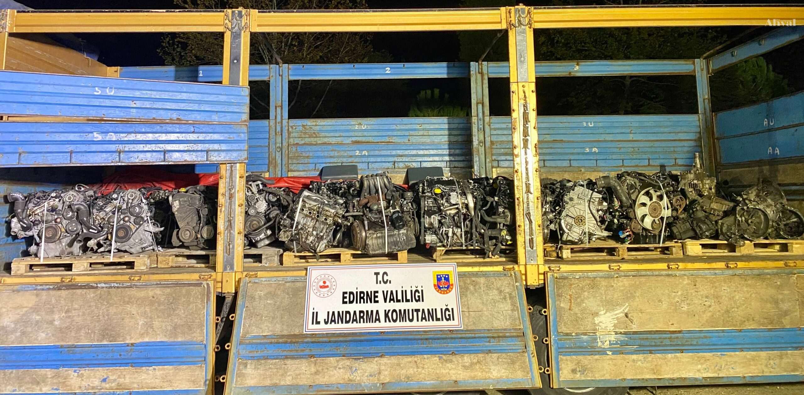 Gümrük kaçağı motorlar jandarma radarında