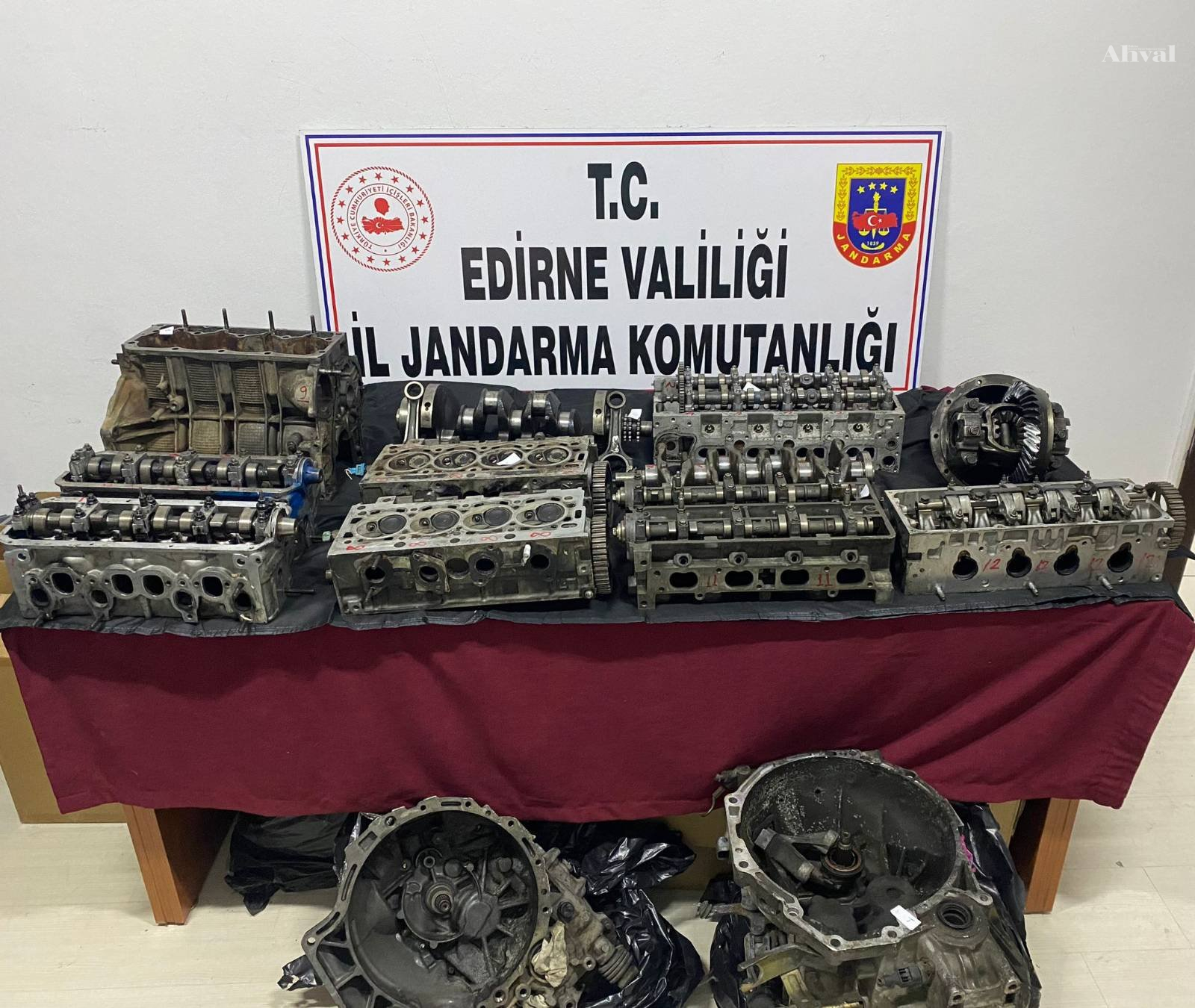 Kaçak araç parçaları jandarma radarında