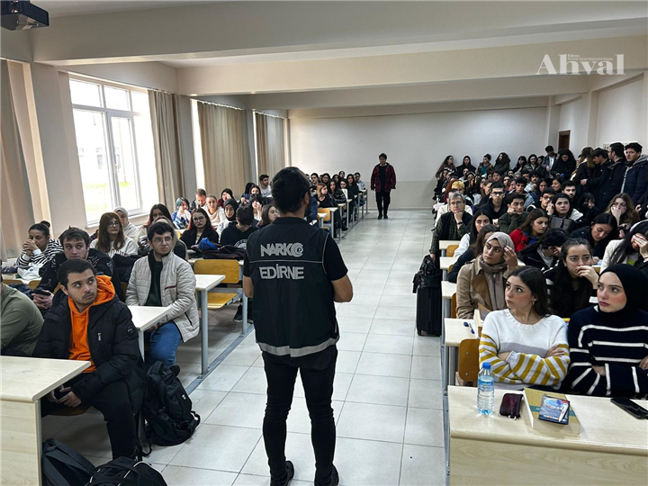Edebiyat Fakültesinde “Bağımlılıkla Mücadele” konferansı
