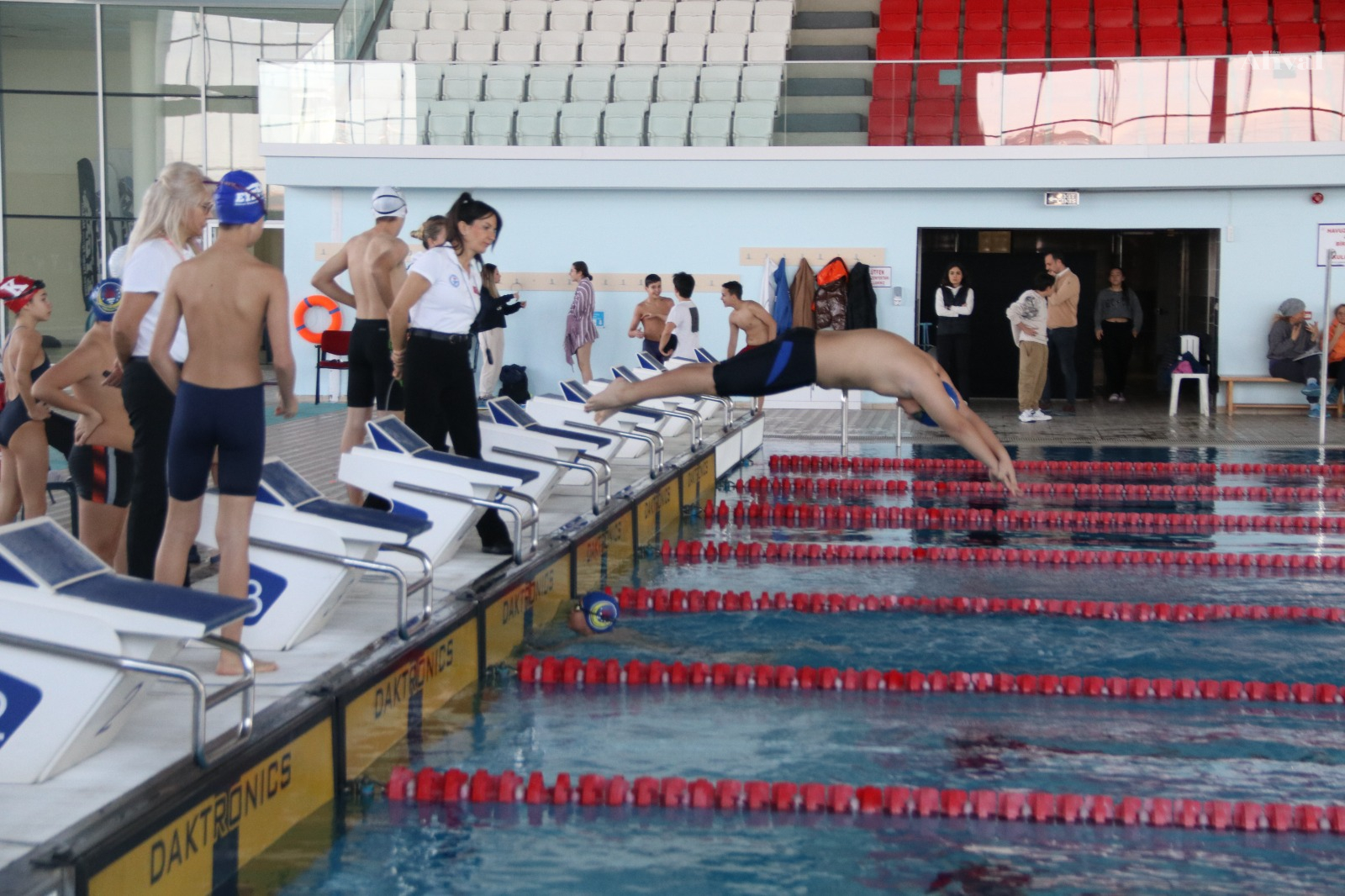 Yüzme Yıldızlar Kız-Erkek Müsabakaları sona erdi