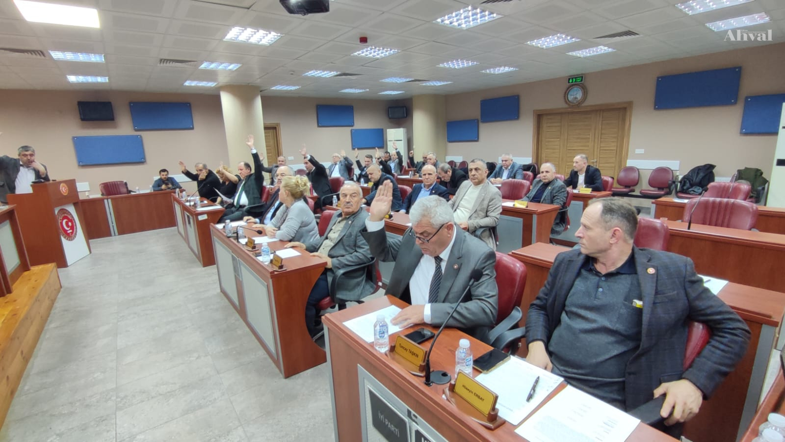 Seçilen heyete ‘toplantılara katılmıyorlar’ iddiası