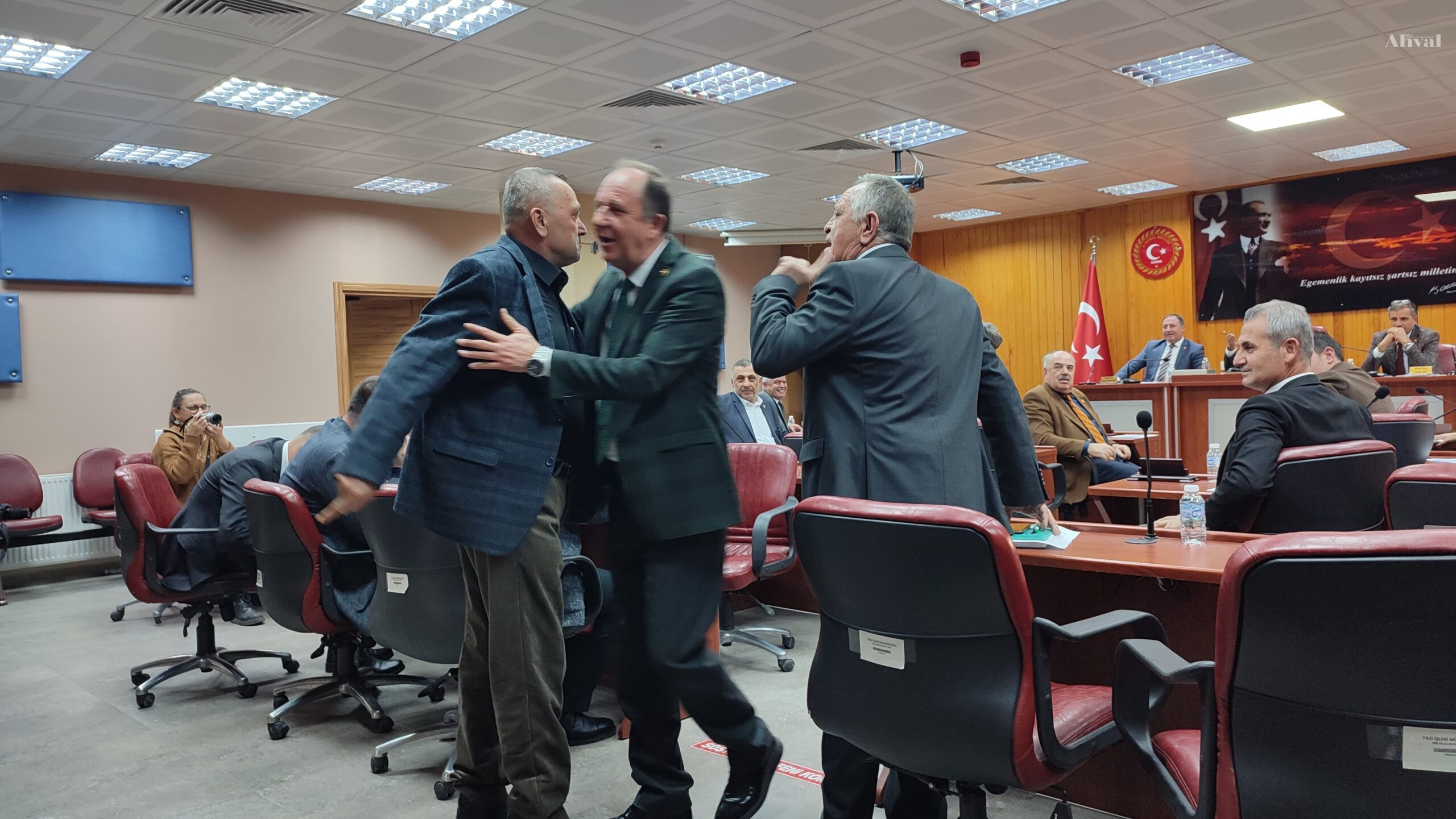 Üretimin geleceği konuşulurken sinirler gerildi