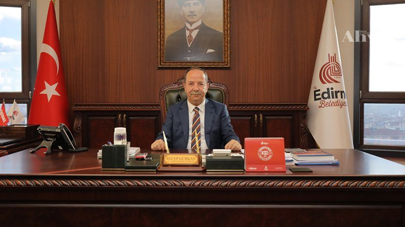 “Gazetecilerimiz, demokrasinin temel taşlarından biridir”