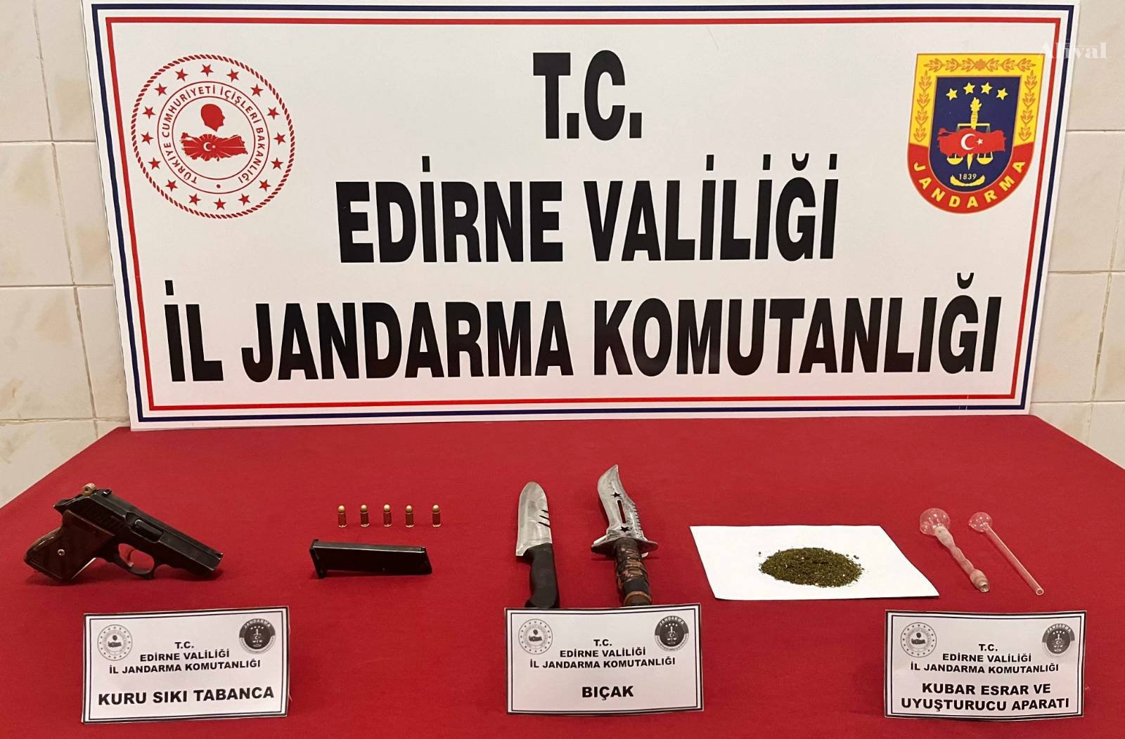 Uyuşturucu üst aramasında bulundu