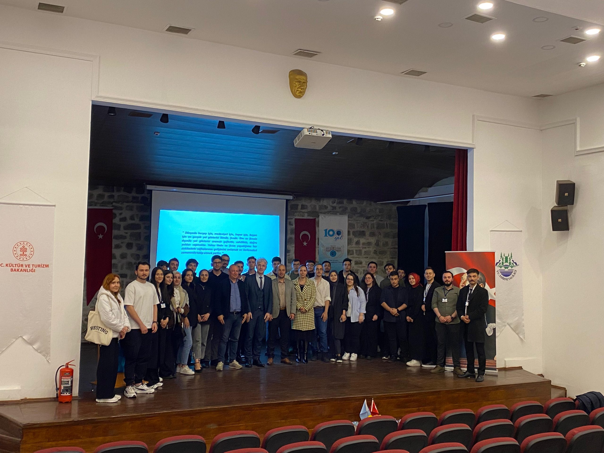 Türk Ocakları öğrencilere 'Evrim'i anlattı