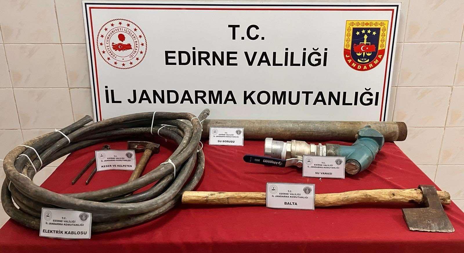 Jandarmadan kaçak ürünlere geçiş yok!