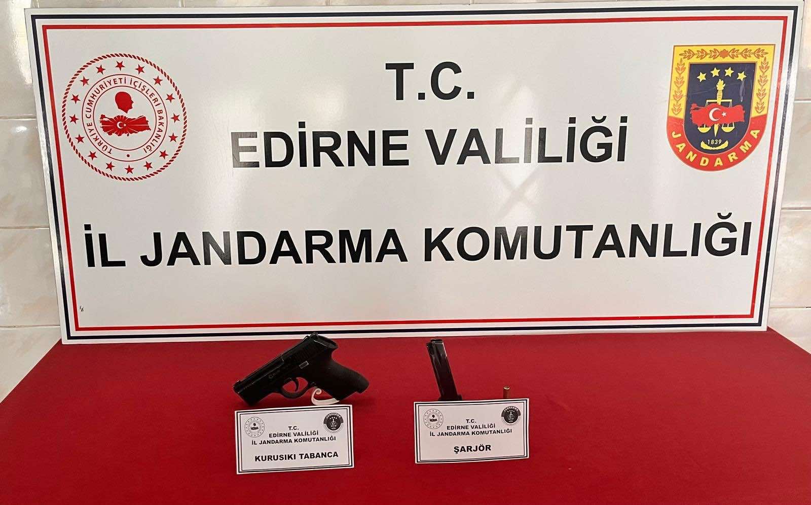 Silah taşıyıcısı Jandarma radarında