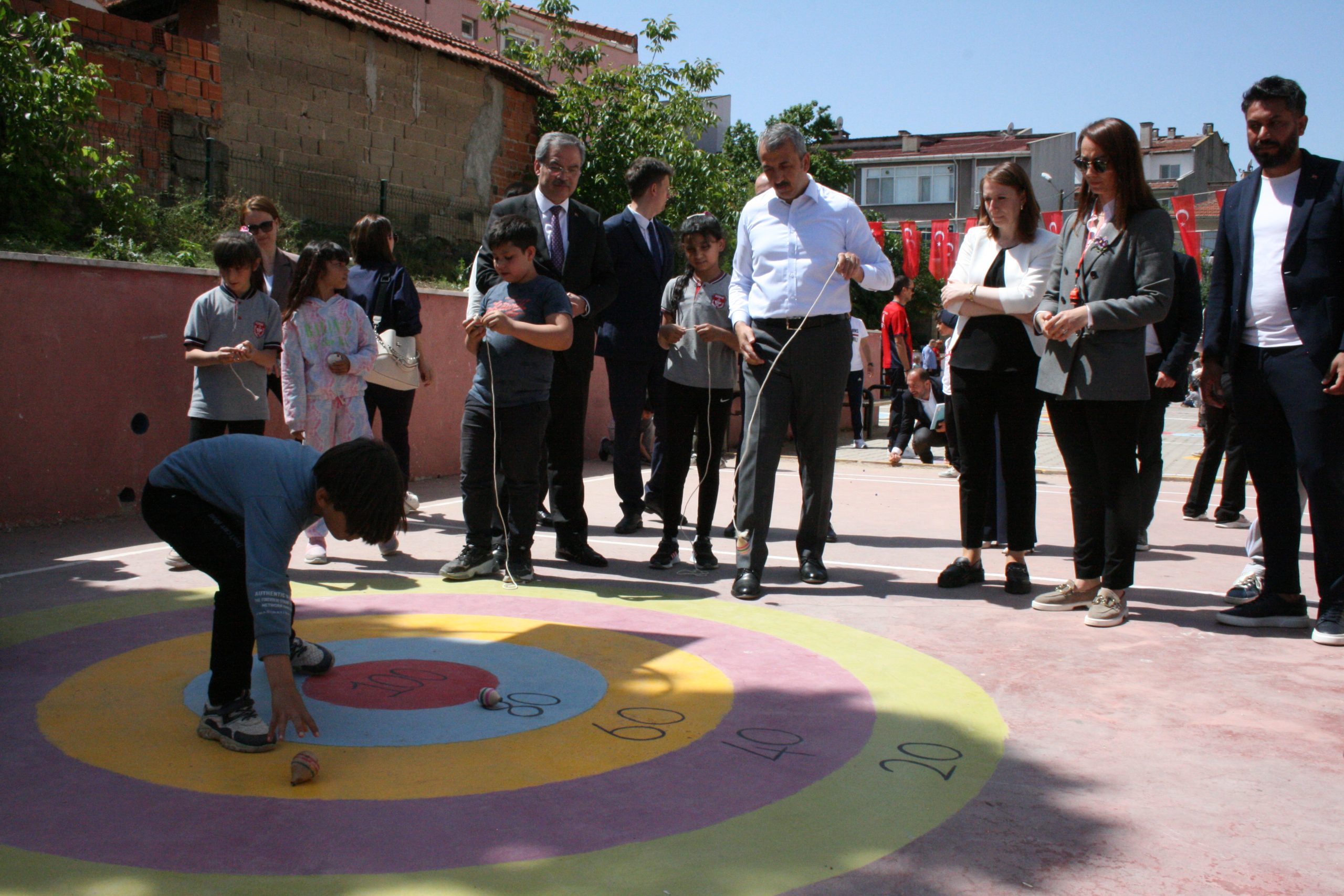 Devamsızlığa geleneksel oyunlarla çözüm