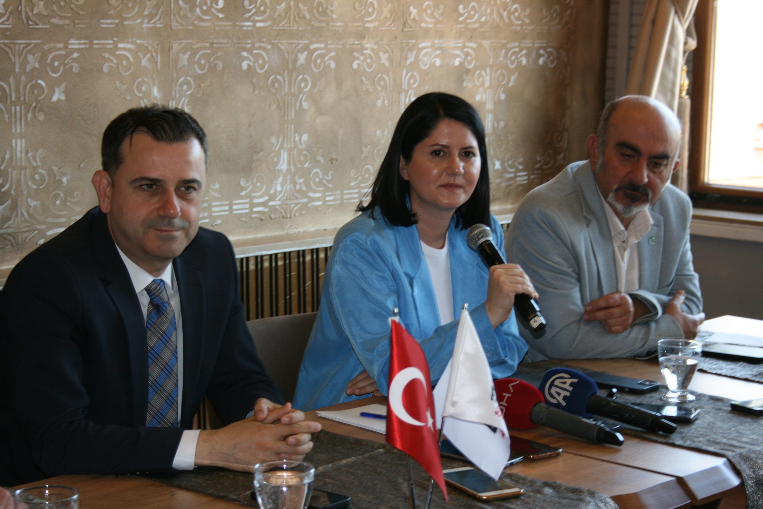 Cumartesi pazarında müteahhit çıkmazı