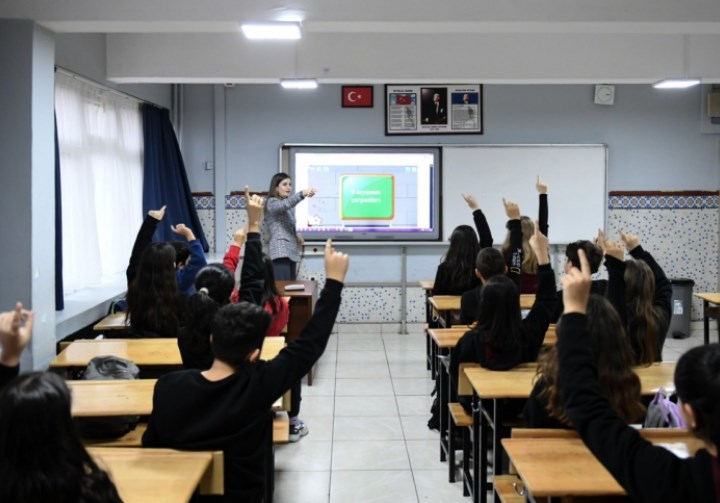 MEB’den 20 bin sözleşmeli öğretmen ataması