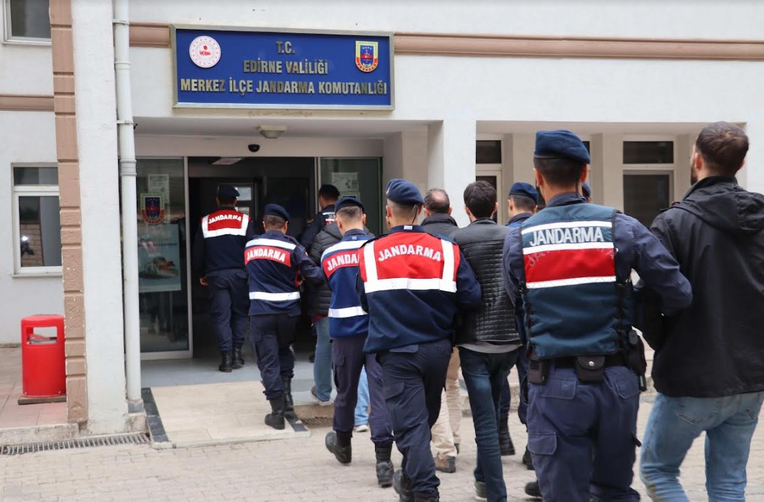 Aranan 131 kişiye yakalama