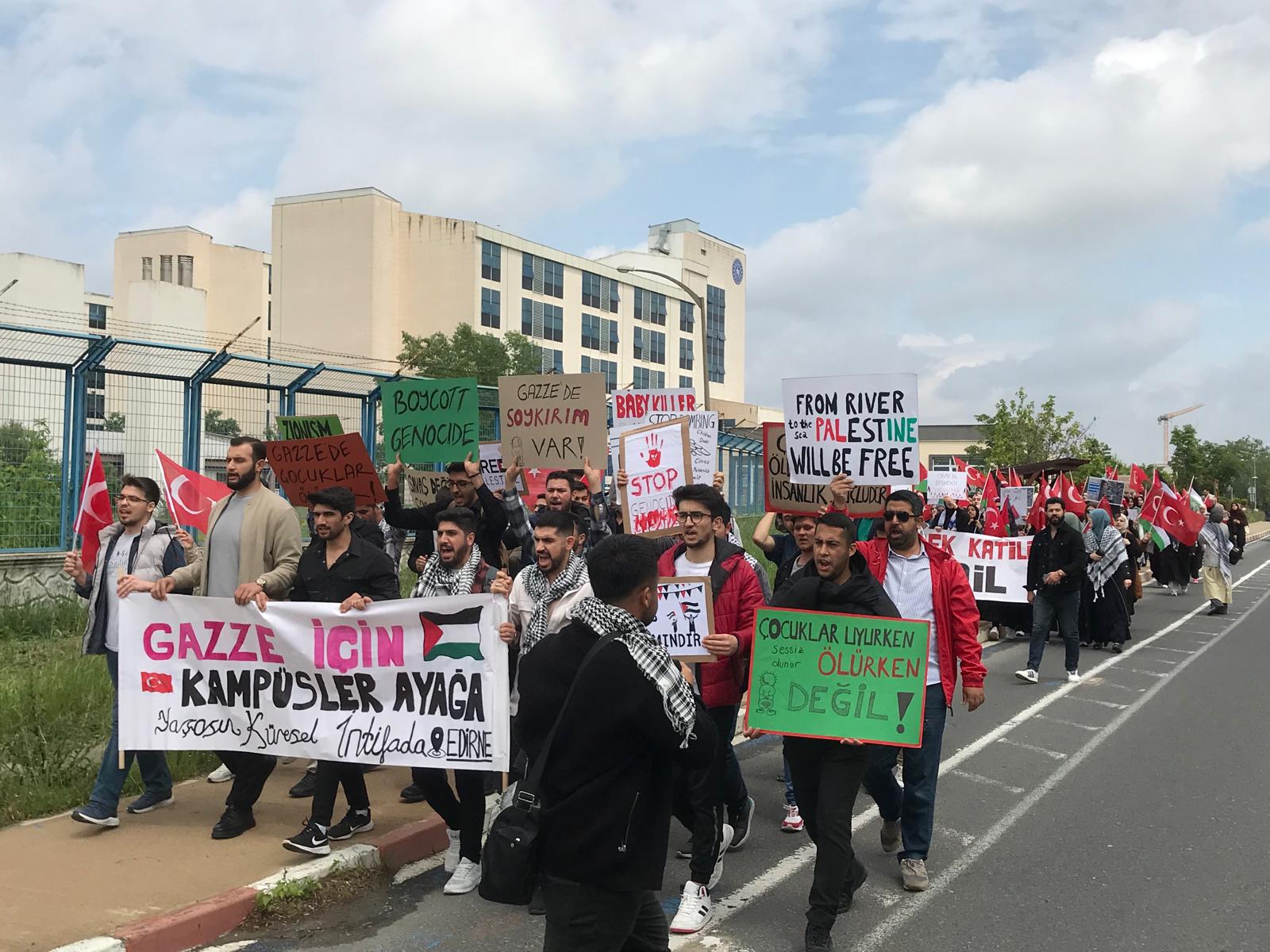 Öğrencilerden vatandaşlara boykot daveti