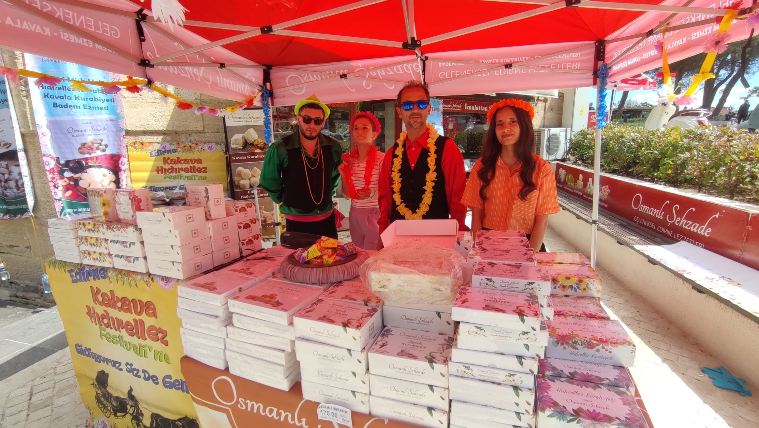 Kurabiye satışında Kakava konsepti