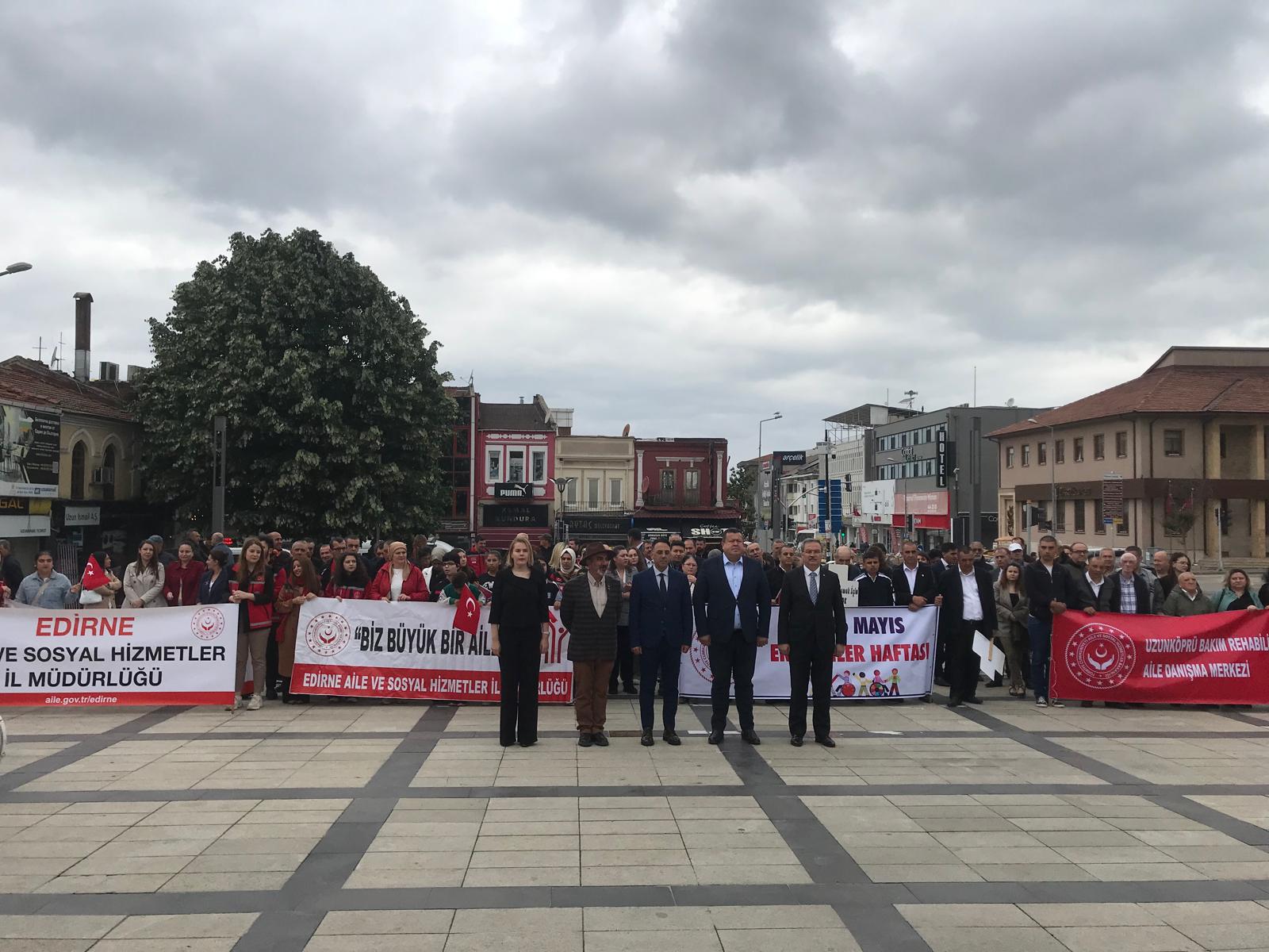 Engelliler Haftasına özel yürüyüş