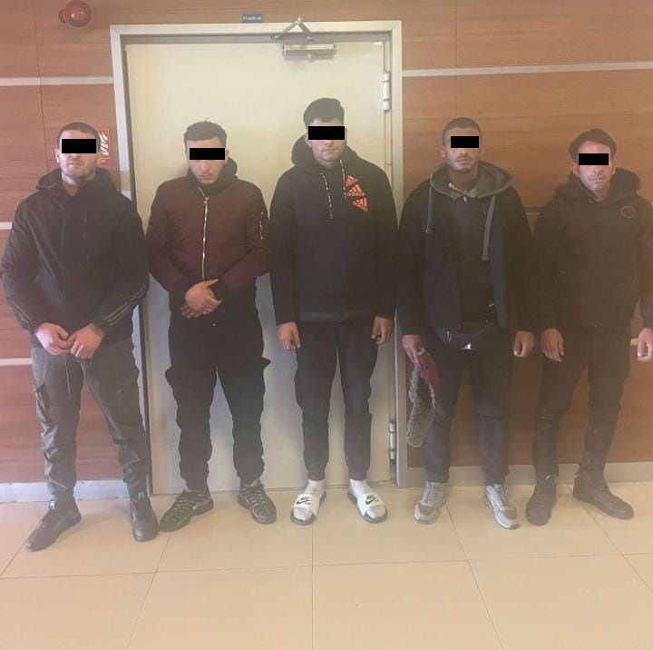 Kaçak göçmenler Kemalköy’de yakayı ele verdi