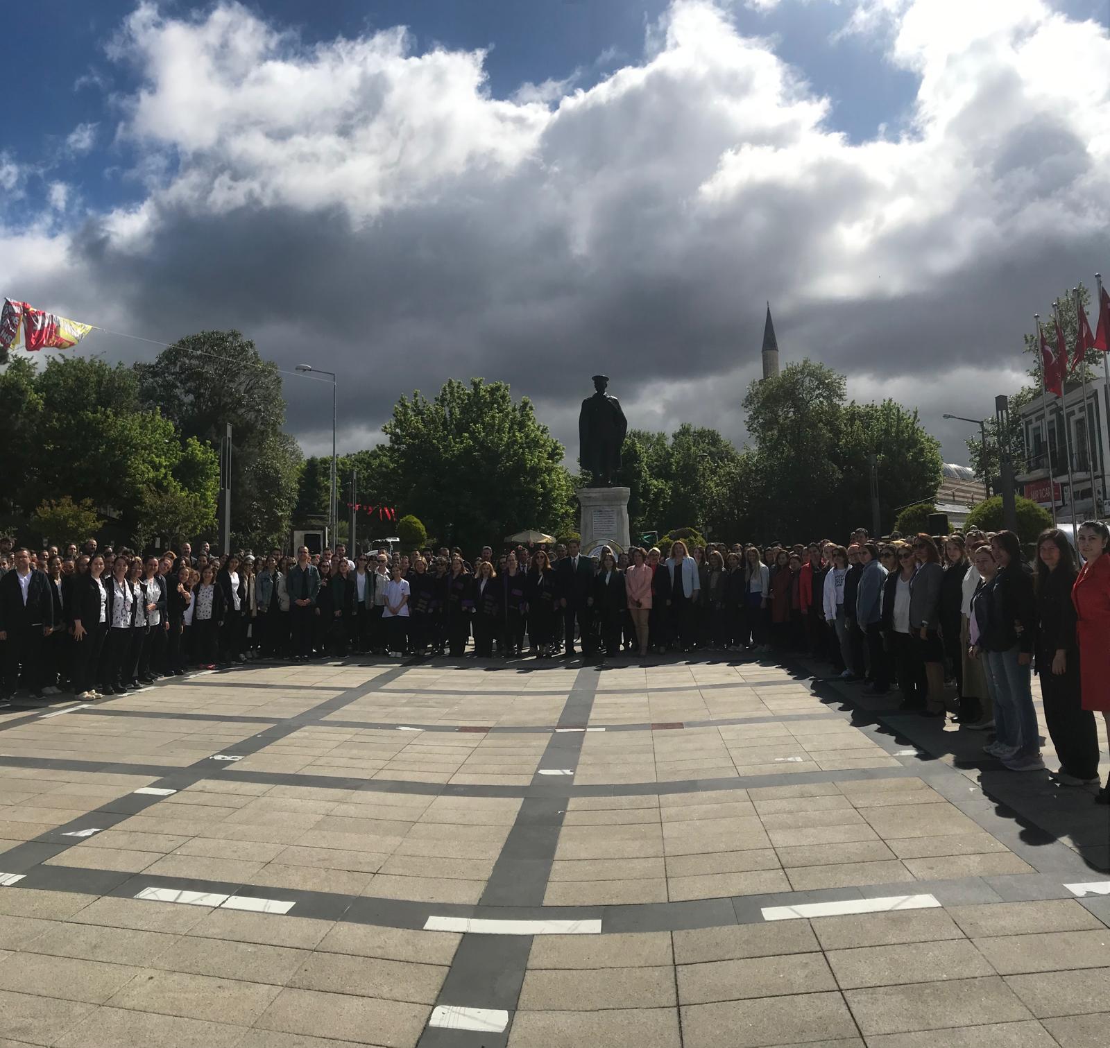 Hemşireler Haftası çelenk töreniyle kutlandı