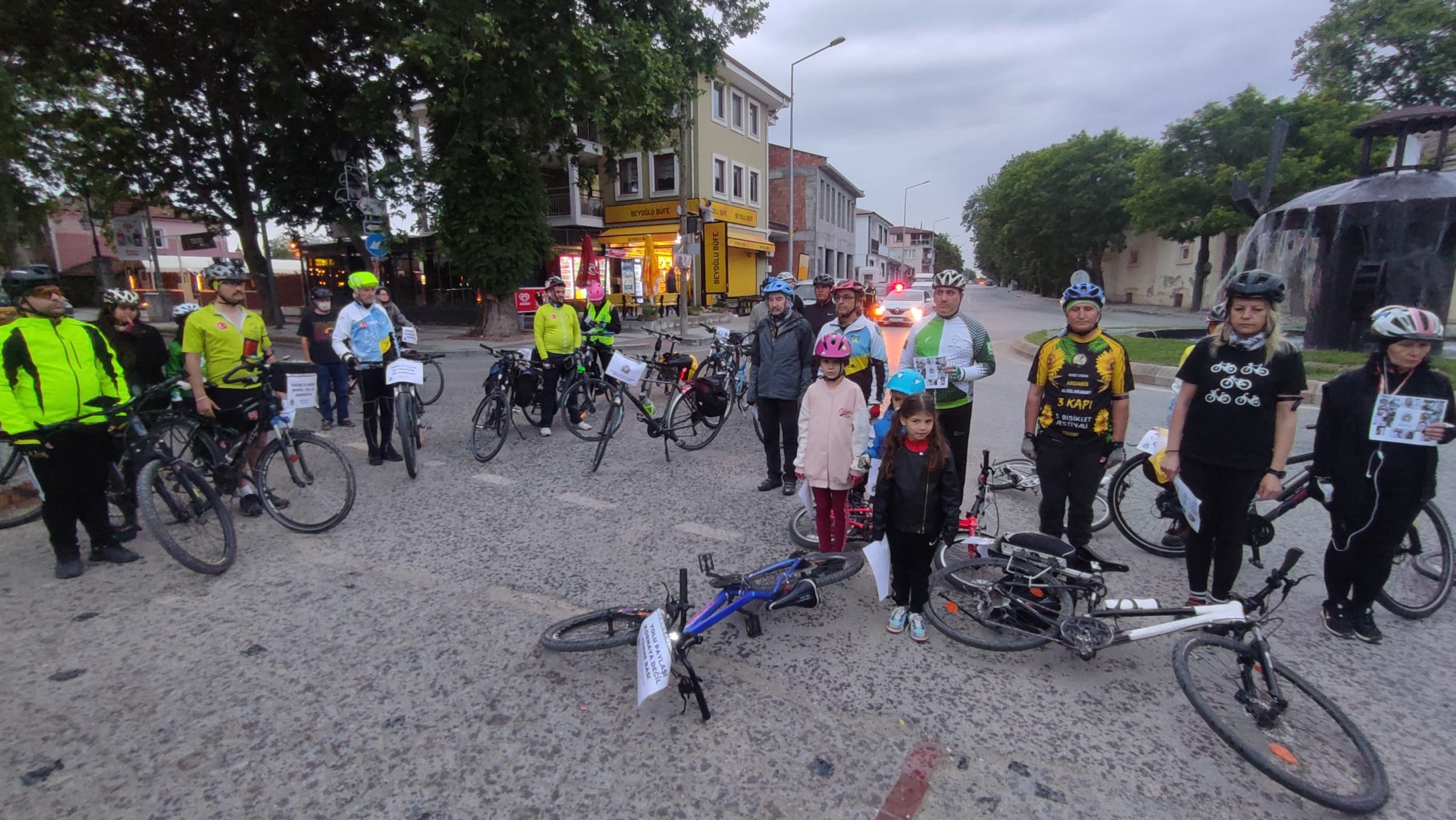 Bisikletlilerden “Sessiz Sürüş” eylemi