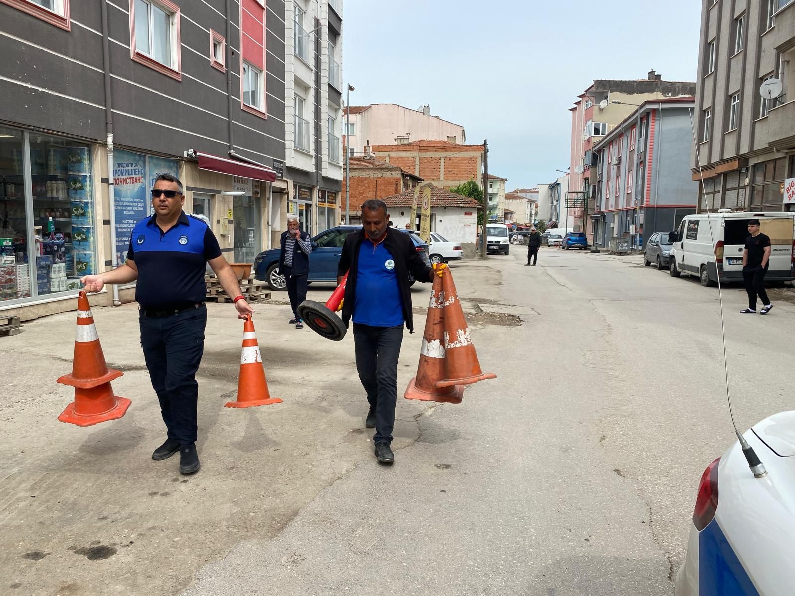 İzinsiz dubalar toplandı