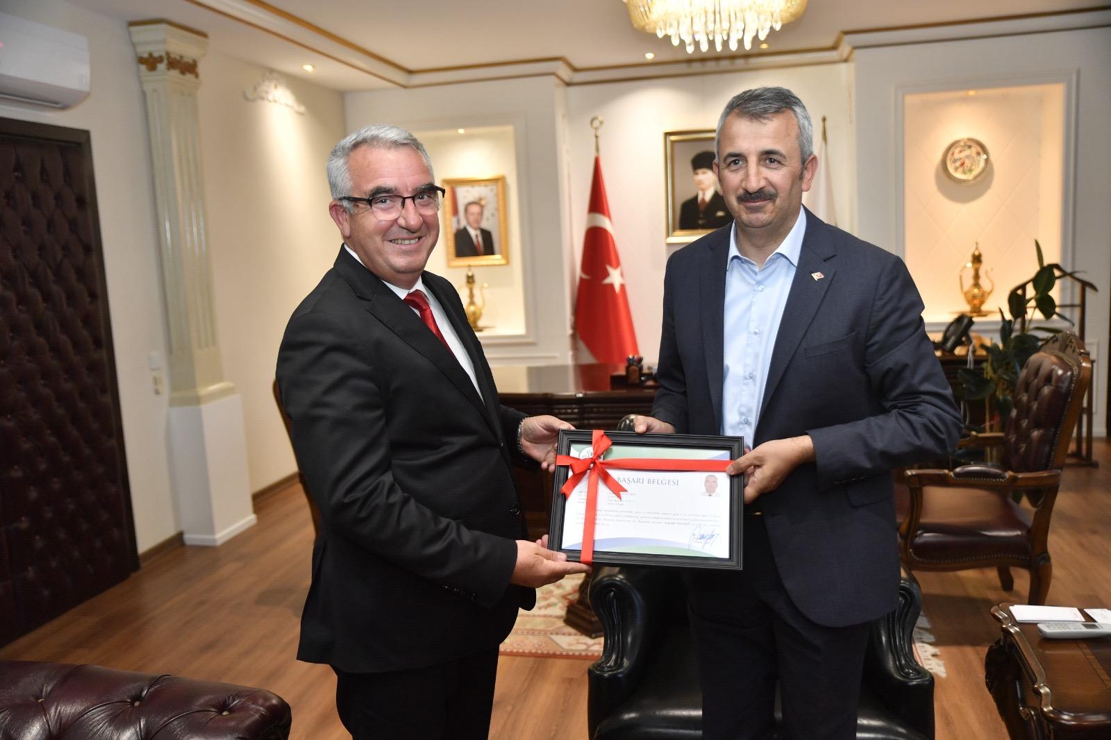 Emekli olan Kocaağa’ya başarı belgesi