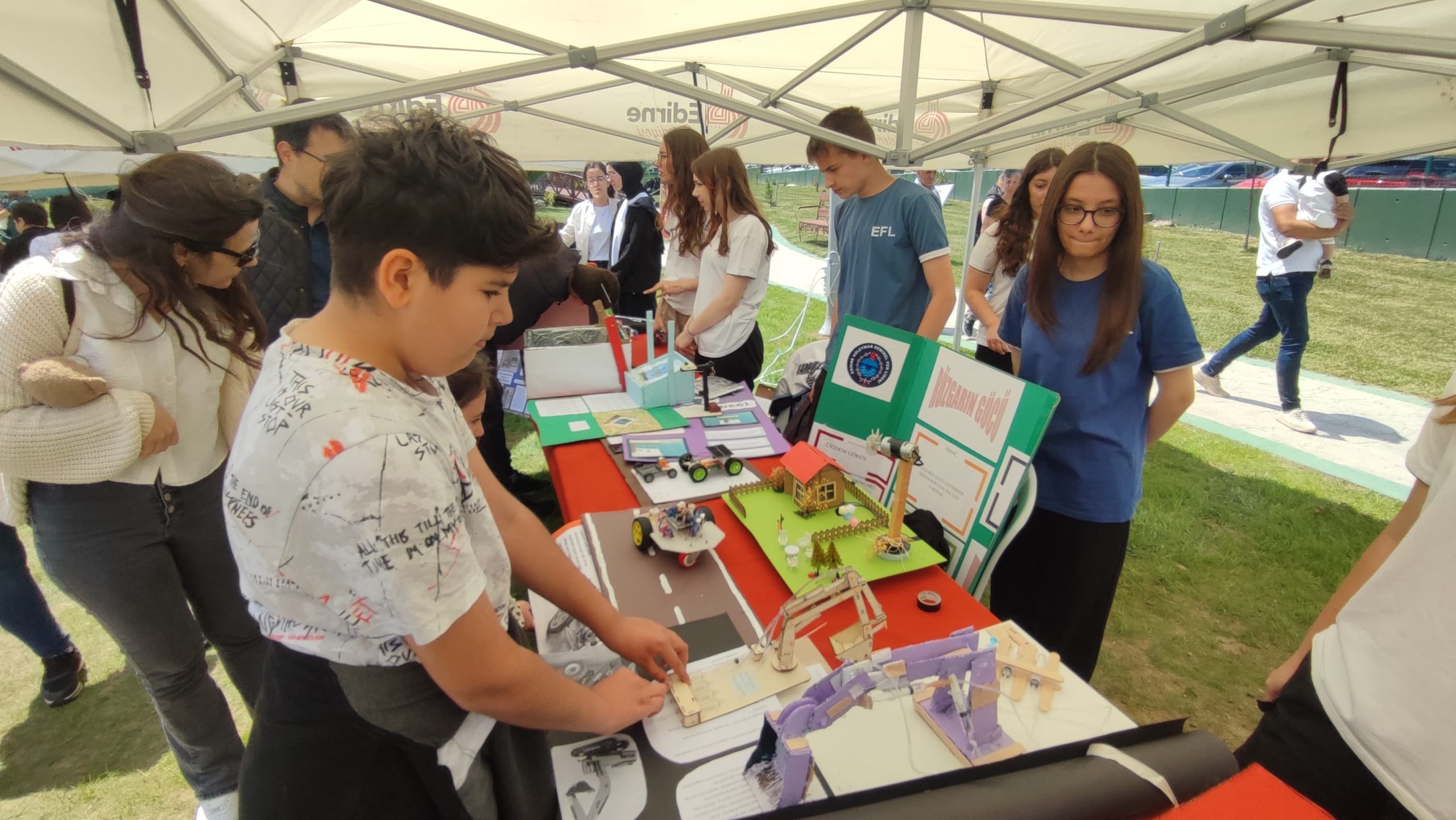 Belediyeden öğretirken eğlendiren çocuk festivali