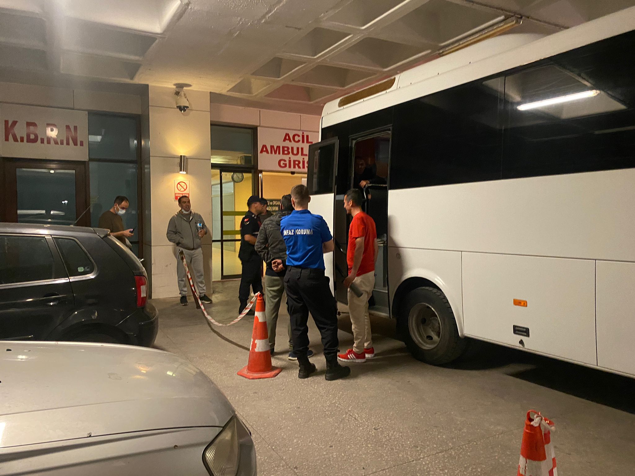 108 mahkum zehirlendi