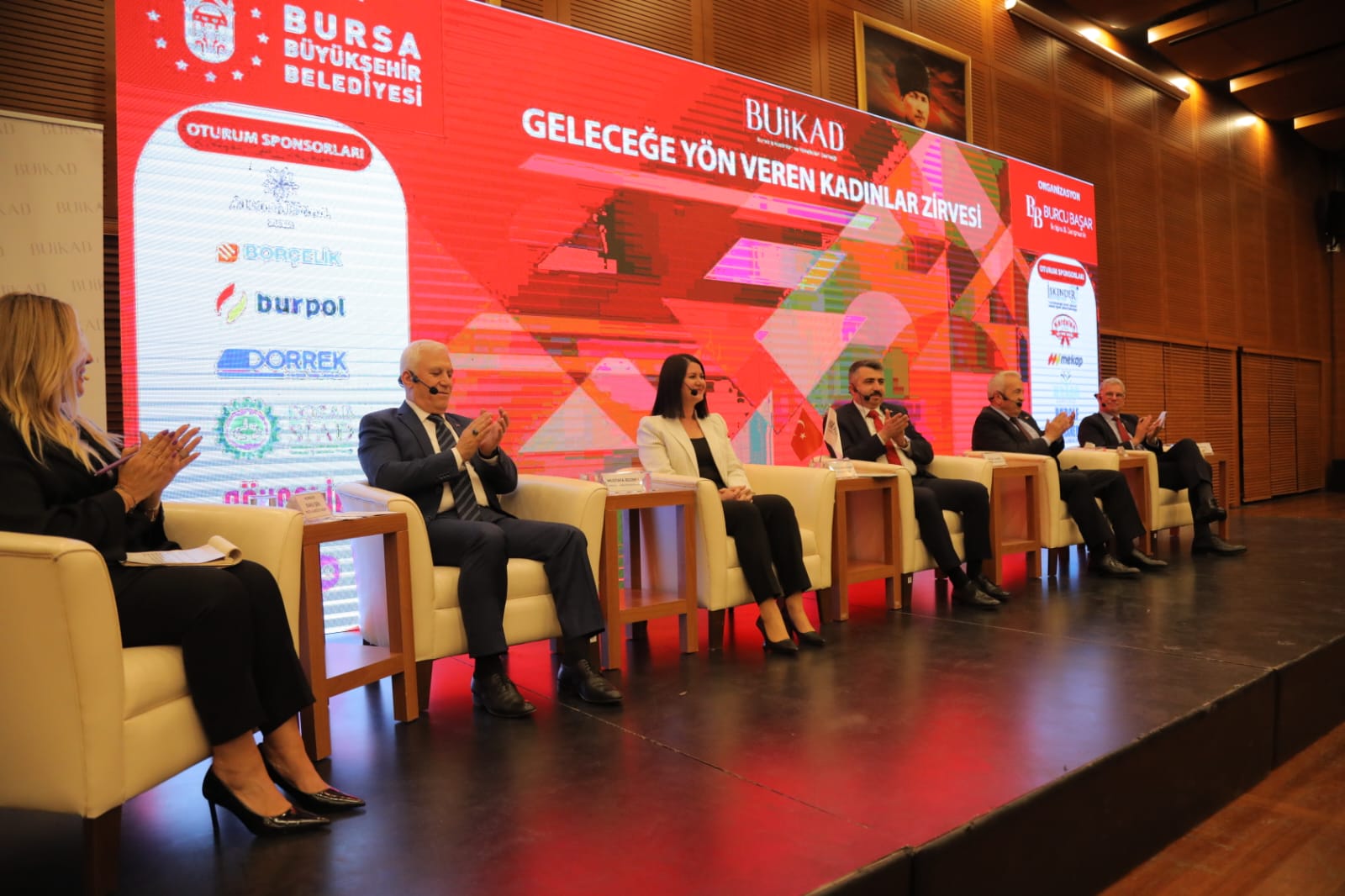 Başkan Akın "Geleceğe Yön Veren Kadınlar" zirvesinde