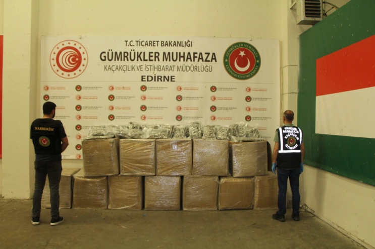 Sınırlarda uyuşturucuya geçit yok!