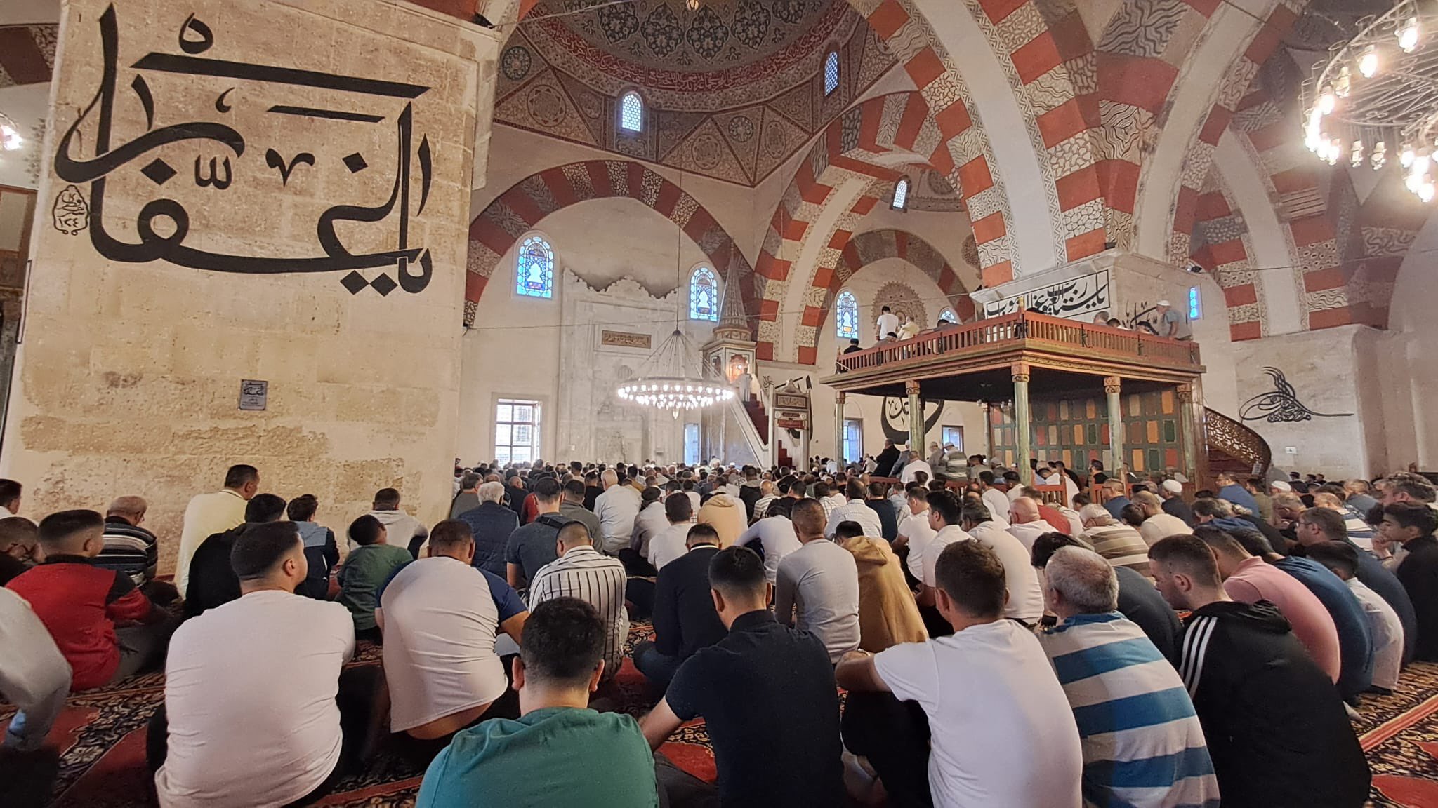 Edirneliler Bayram namazında Eski Cami'ye akın etti