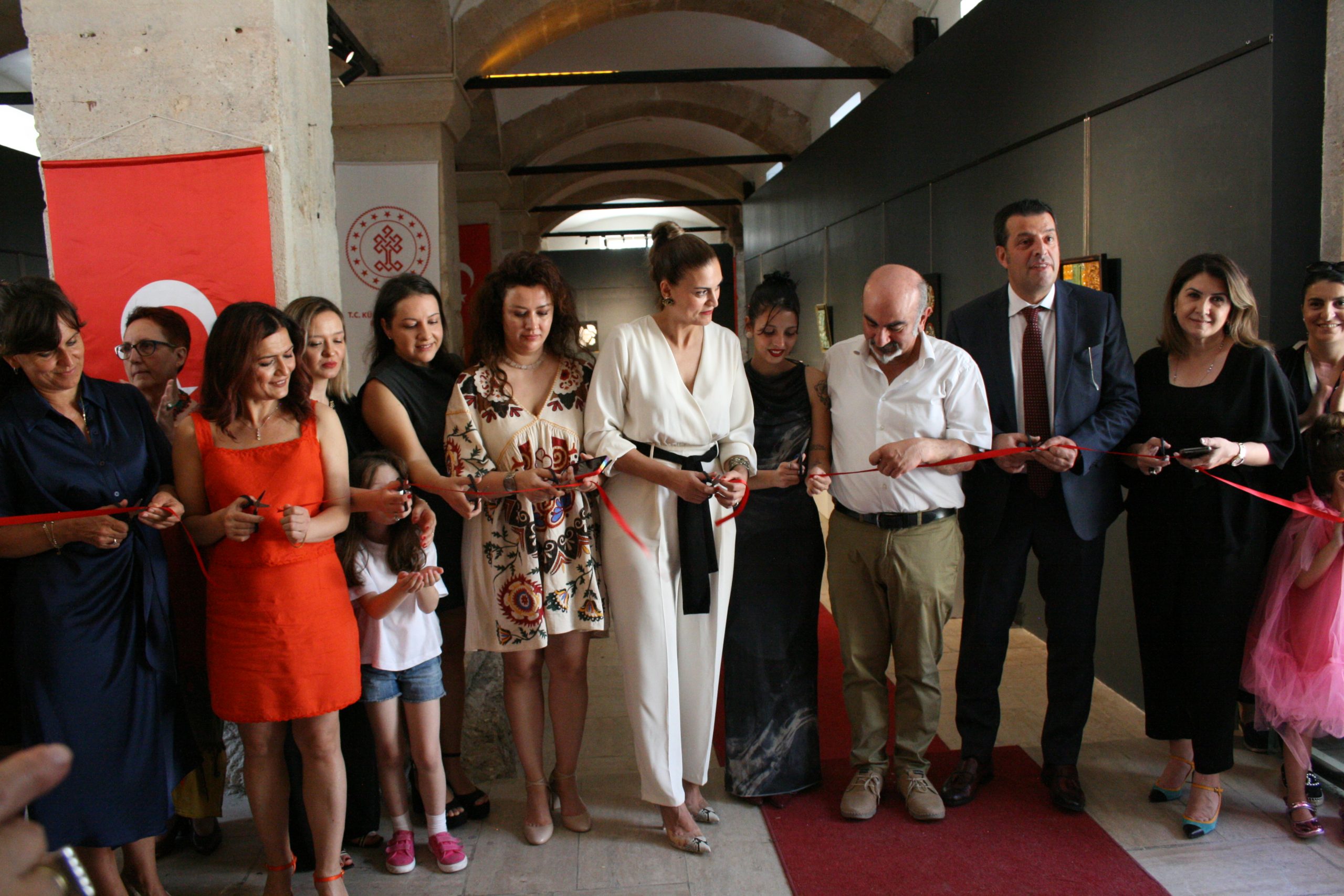 ‘Toprak ve Kadın’ seramiğe işlendi