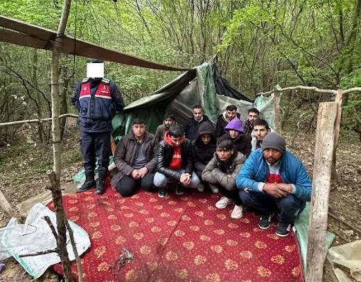 Jandarma göz açtırmıyor