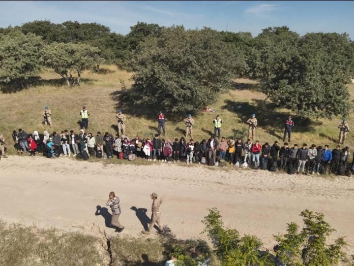 Yurtdışına kaçmaya çalışırken yakalandılar