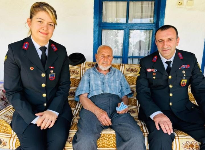 Jandarma’dan Babalar Günü kutlaması