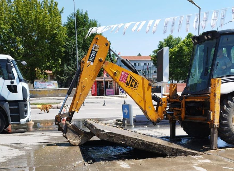 Belediyeden arızaya müdahale