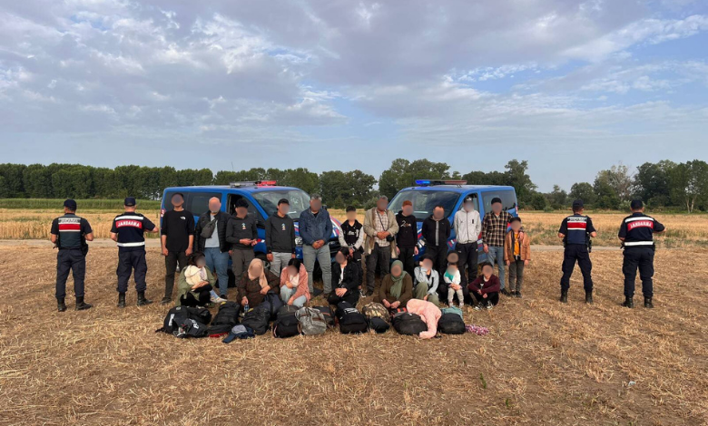 Elçili'de 22 Suriyeli göçmen yakalandı