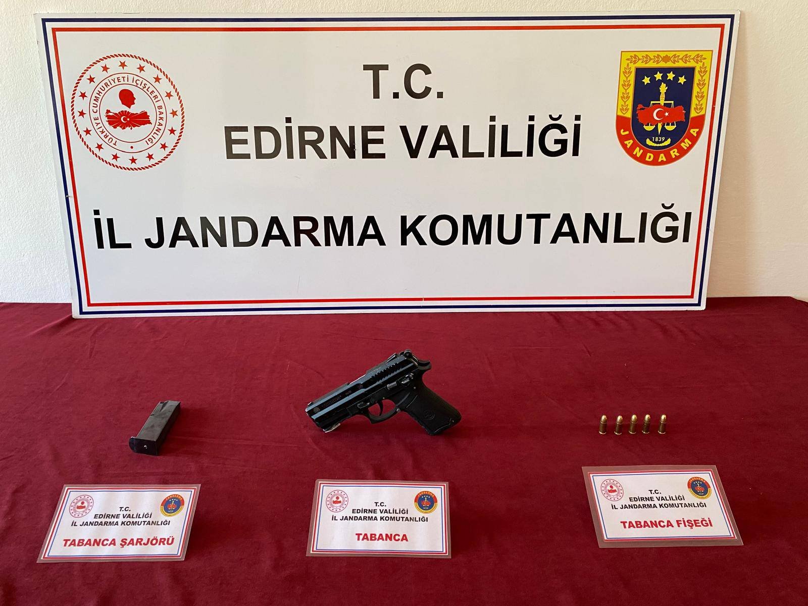 Ruhsatsız tabanca jandarma radarında