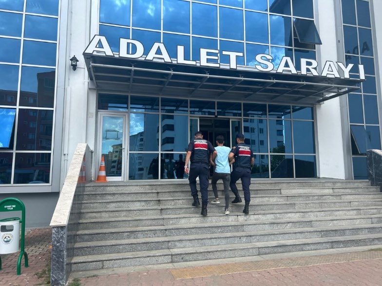 Aranan hırsız jandarma radarında