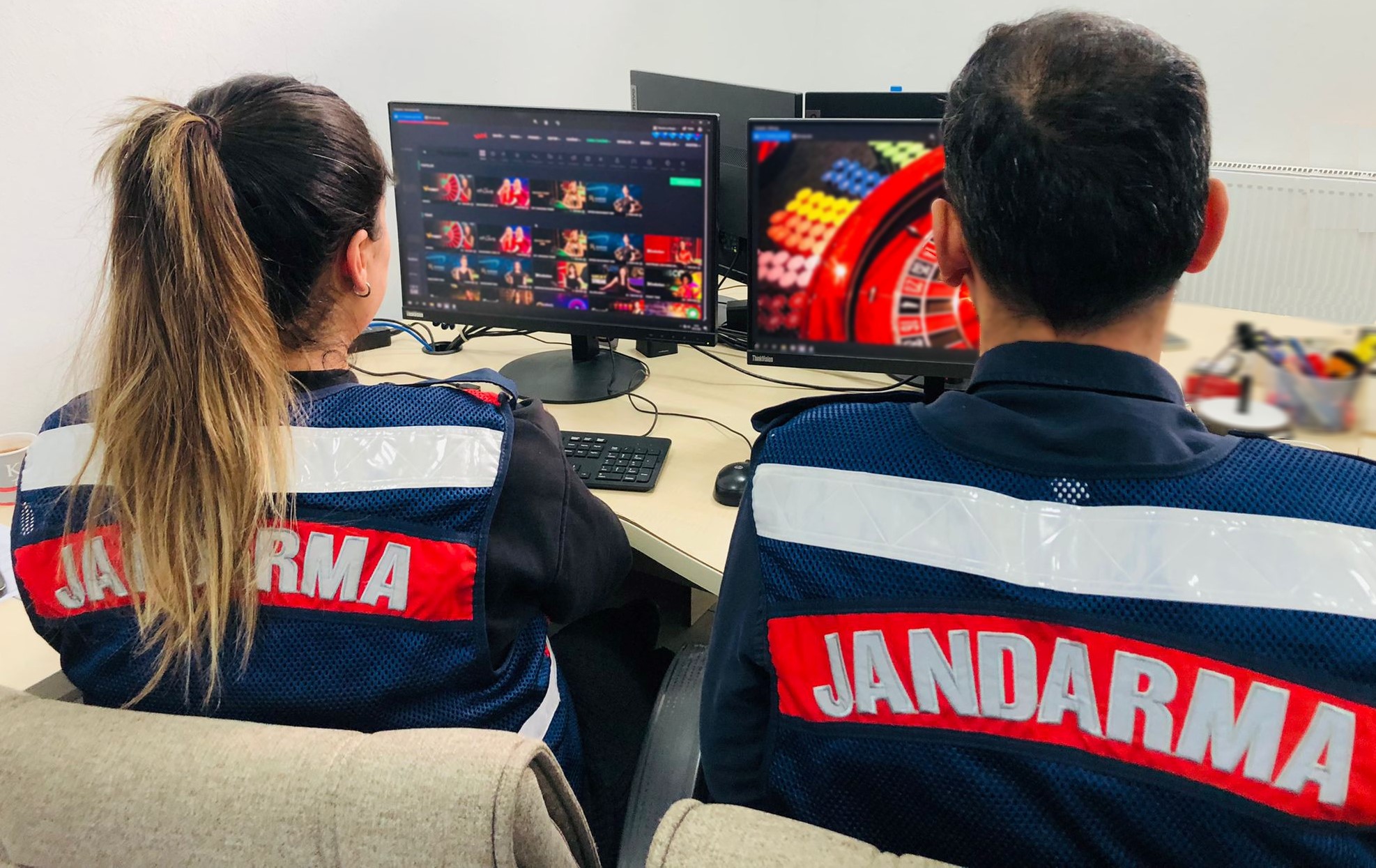 64 internet sitesine erişim engeli