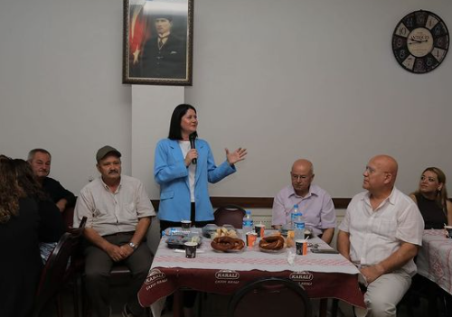 Başkan Gencan Akın mesaisine esnafla başladı