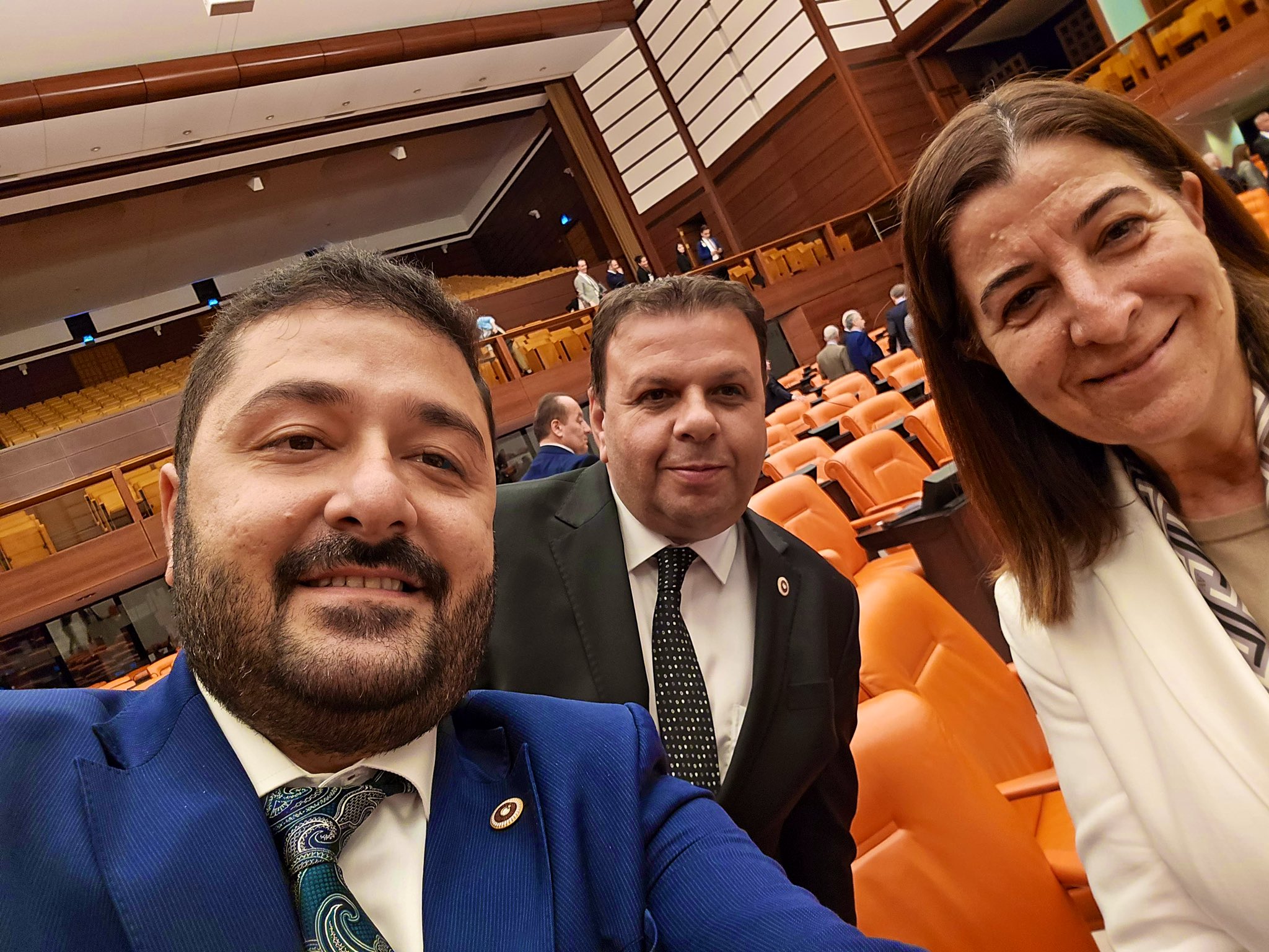 3 vekilden ortak görüntü