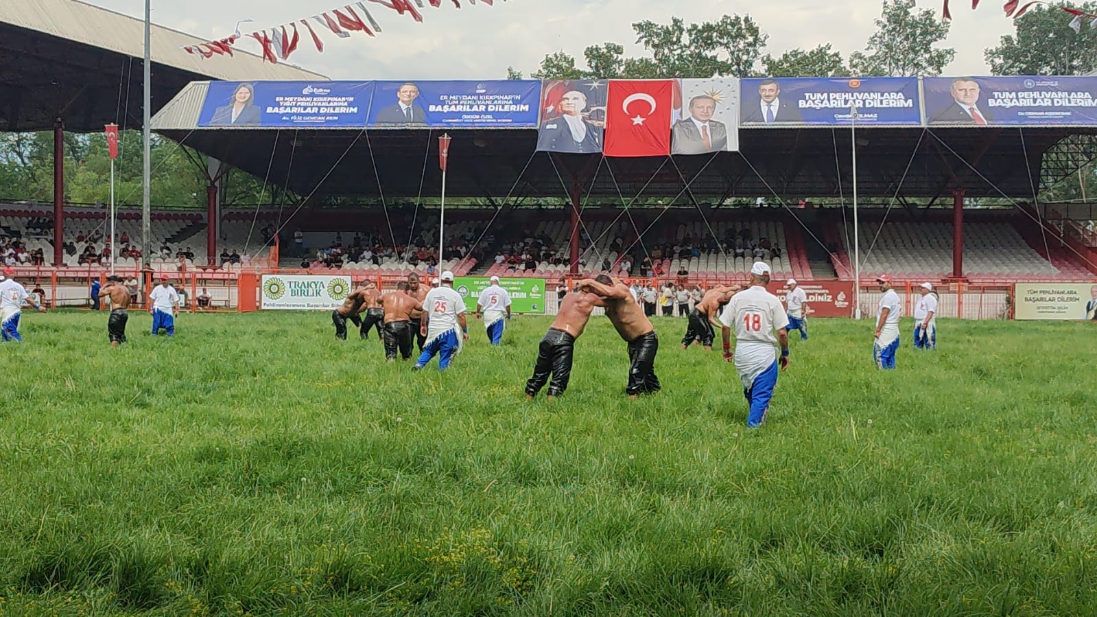 11 başpehlivan Kırkpınar'a veda etti