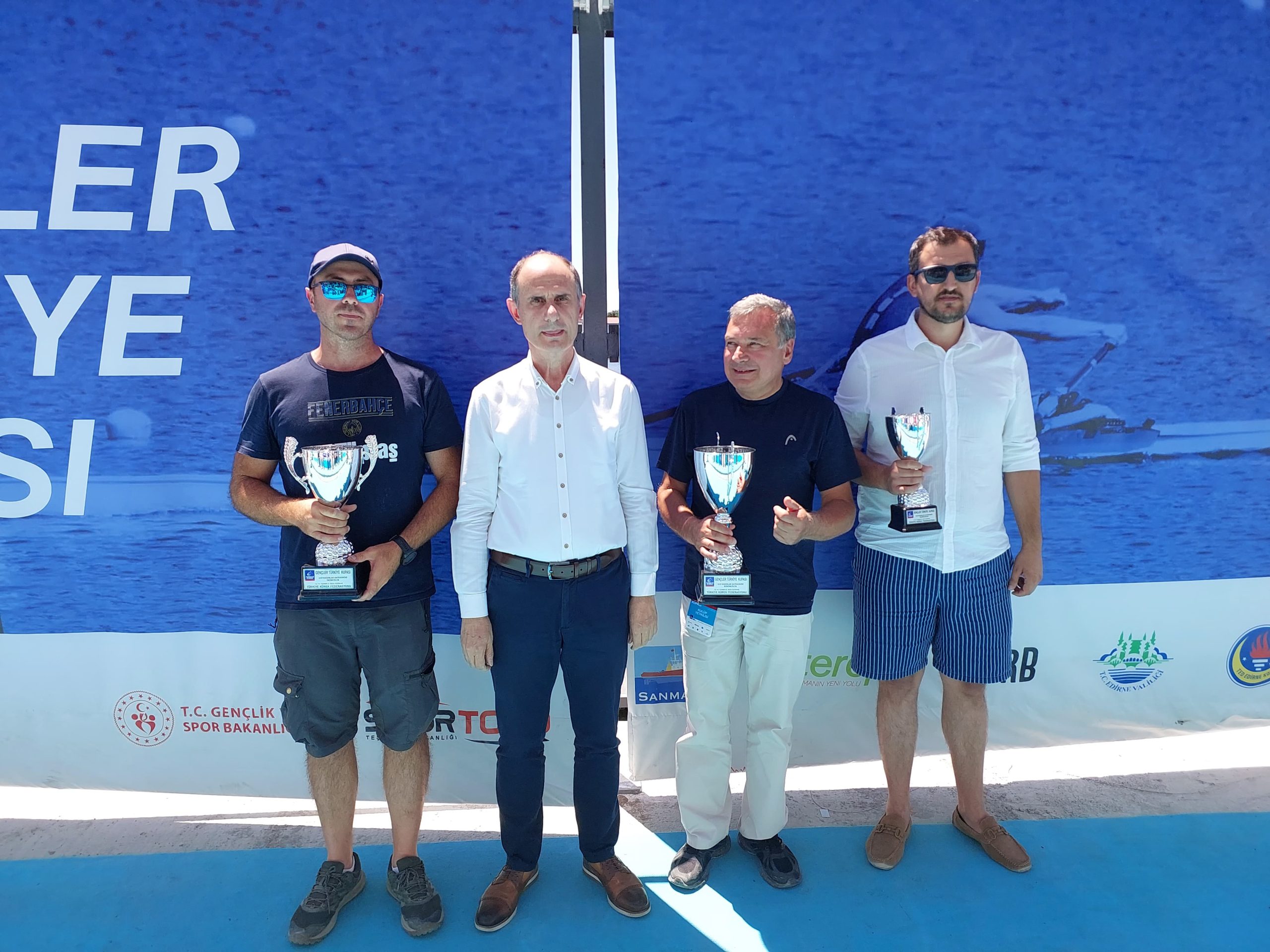 İlk parkurun ilk kupaları sahiplerini buldu