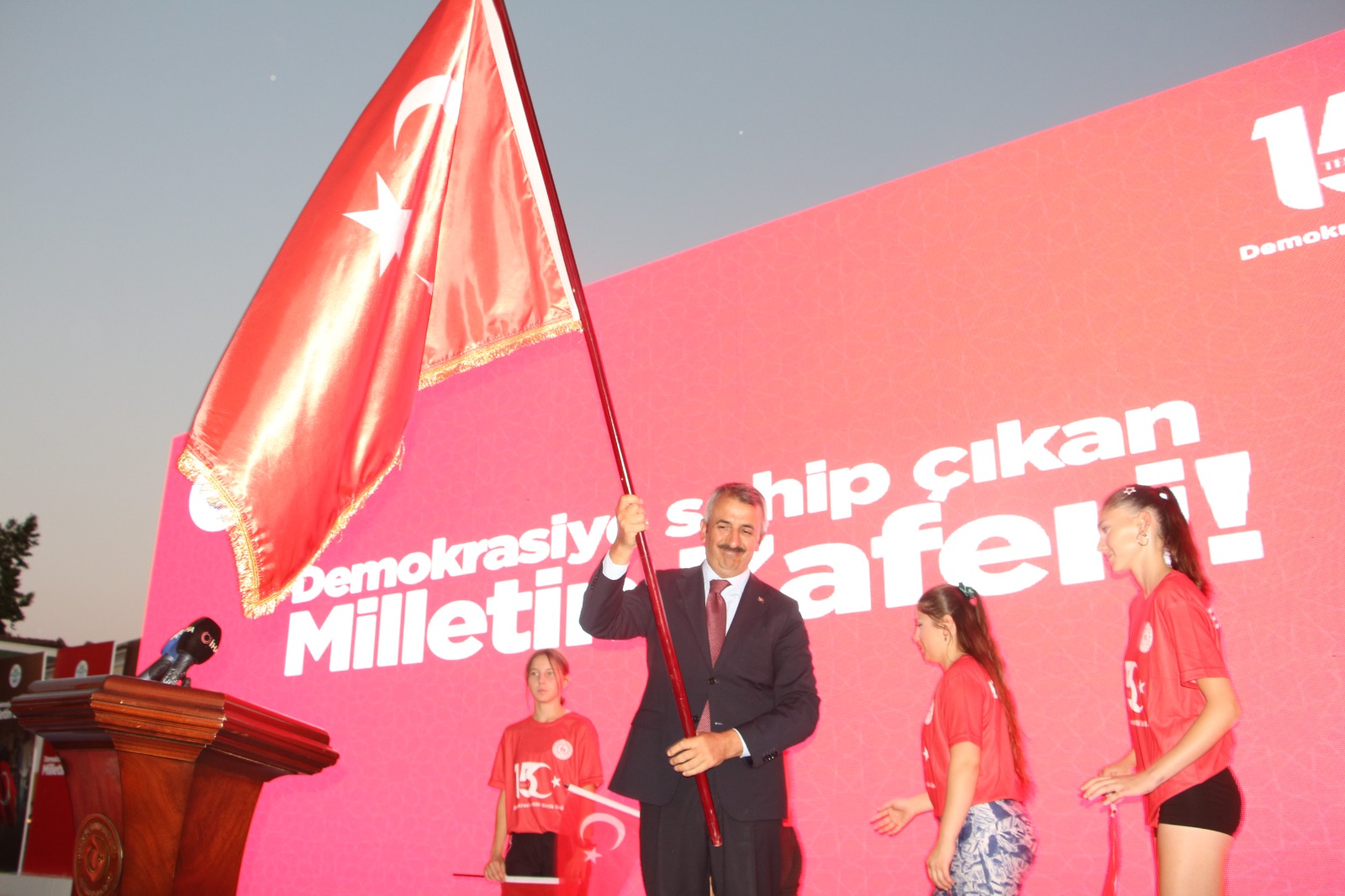 Demokrasi nöbetinin 8’inci yılı